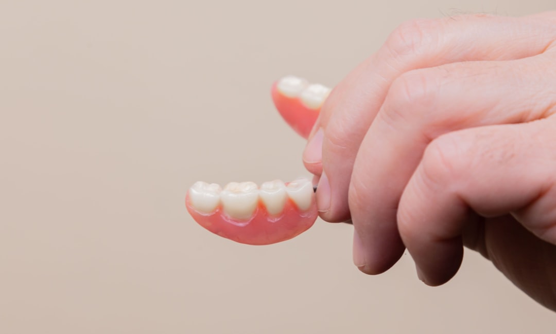 Ankara İnvisalign Tedavi - Invisalign vs. Geleneksel Tel Tedavisi: Hangisi Sizler için Daha İyi?