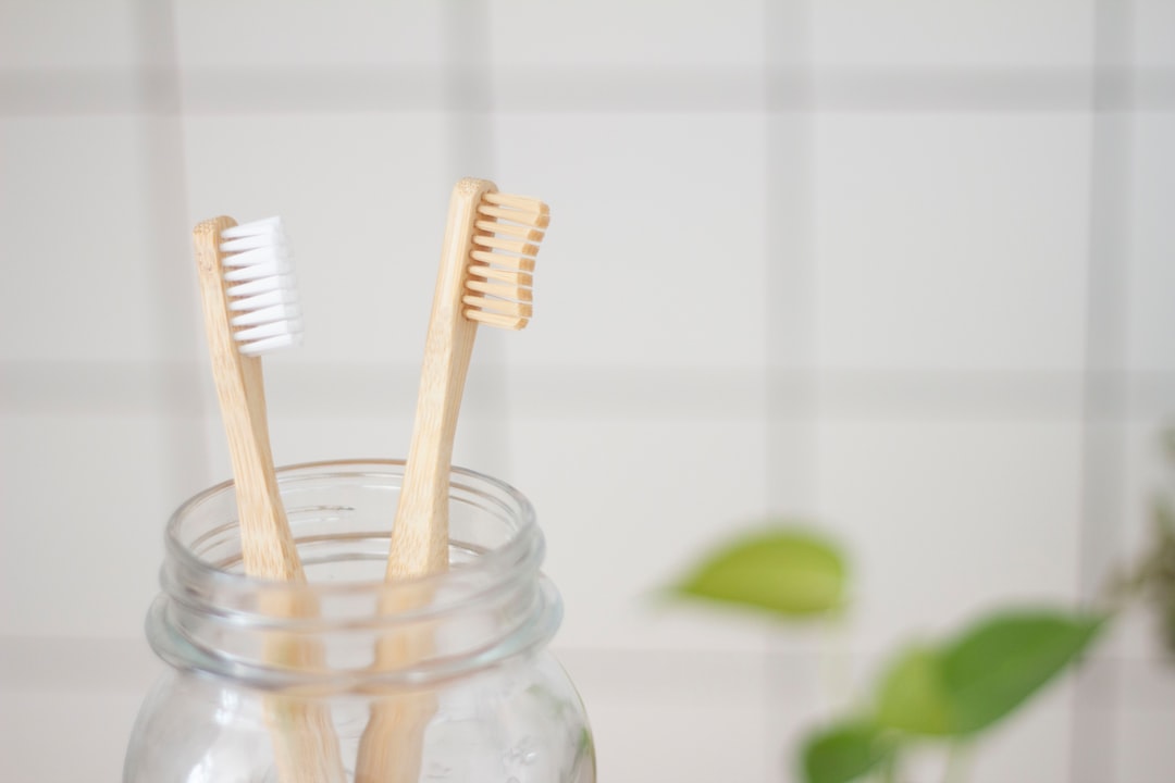 Ankara Şeffaf Plak Tedavisi - Invisalign vs. Lingual Braketler: Bakım ve Temizlik İpuçları Karşılaştırması